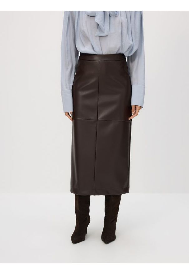 Reserved - Spódnica midi z rozcięciem - brązowy. Kolor: brązowy. Materiał: skóra