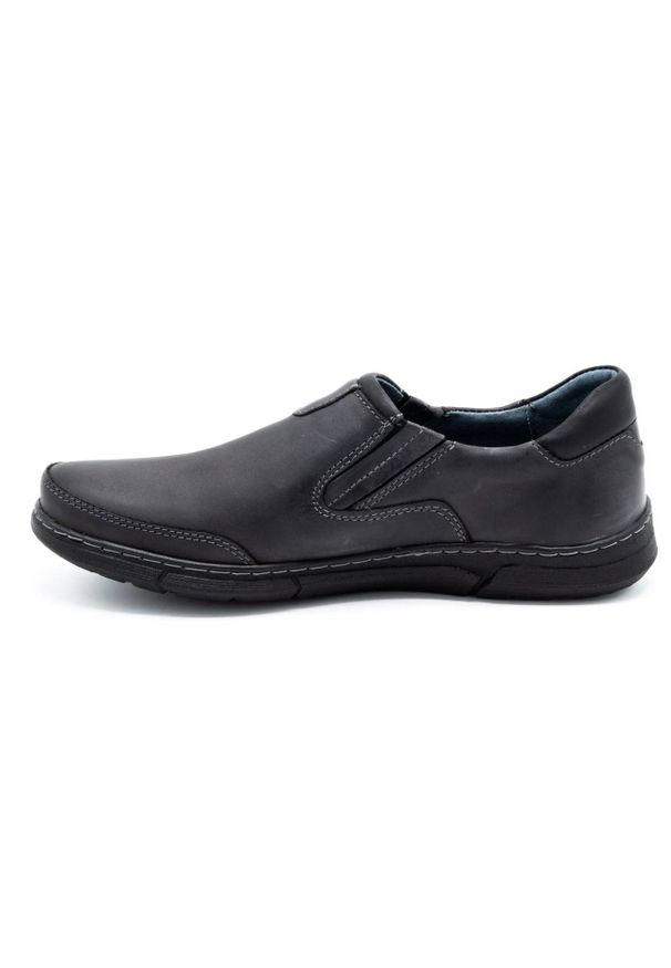 Polbut Buty męskie slip-on J51 szare. Zapięcie: bez zapięcia. Kolor: szary. Materiał: skóra, jeans. Sezon: jesień, wiosna. Styl: sportowy