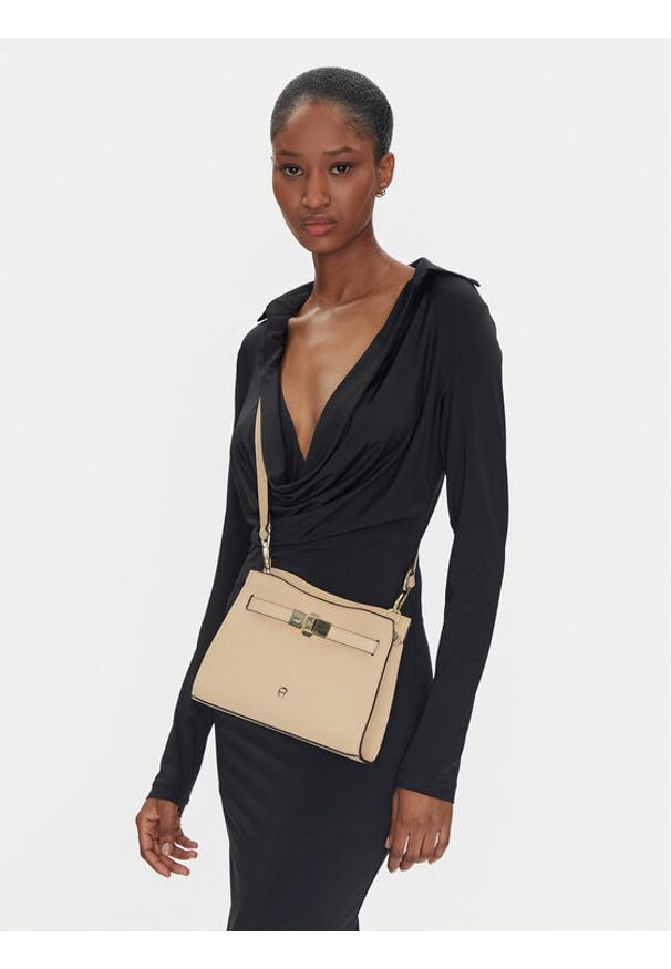 Aigner Torebka 132961 Biały. Kolor: biały. Materiał: skórzane