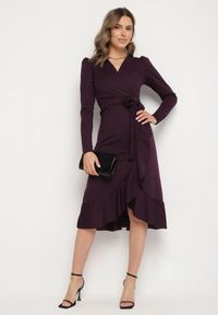 Born2be - Fioletowa Sukienka z Kopertowym Dekoltem i Materiałowym Paskiem Devisia. Okazja: na co dzień. Typ kołnierza: dekolt kopertowy. Kolor: fioletowy. Materiał: materiał. Długość rękawa: długi rękaw. Typ sukienki: kopertowe. Styl: klasyczny, casual, elegancki #7