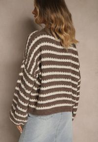 Renee - Brązowy Oversizowy Sweter w Paski z Dzianiny z Wełną i Wiskozą Aventole. Okazja: na co dzień. Kolor: brązowy. Materiał: wełna, wiskoza, dzianina. Wzór: paski. Styl: klasyczny, casual, elegancki #5