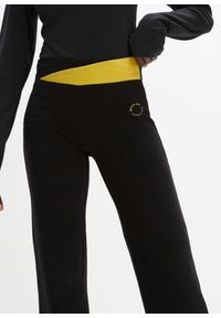 bonprix - Spodnie sportowe ze stretchem, poszerzane nogawki. Kolor: czarny. Materiał: bawełna, materiał. Styl: sportowy #3