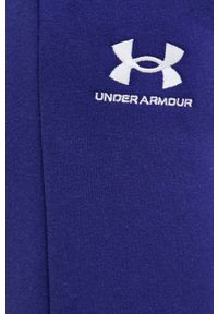 Under Armour spodnie dresowe damskie kolor granatowy gładkie. Stan: podwyższony. Kolor: niebieski. Materiał: dresówka. Wzór: gładki #3