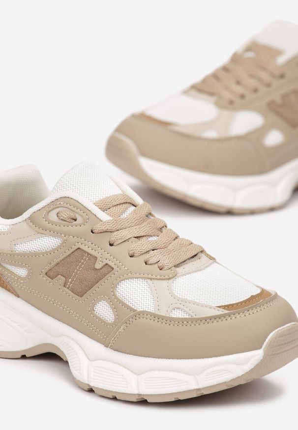 Born2be - Ciemnobeżowe Sneakersy na Grubej Podeszwie Zaedyn. Kolor: beżowy
