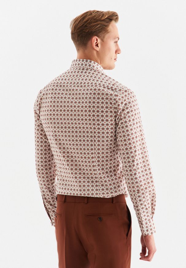 Pako Lorente - PAKO LORENTE – Koszula męska P22WF-1X-035-B-S. Okazja: na co dzień. Typ kołnierza: button down. Materiał: tkanina, elastan, bawełna, jeans. Długość rękawa: długi rękaw. Długość: długie. Wzór: gładki. Sezon: wiosna, lato. Styl: casual