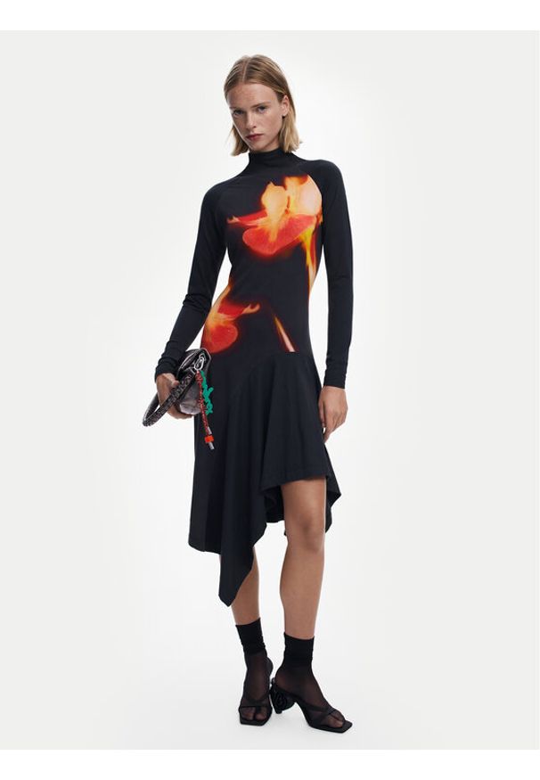 Desigual Sukienka codzienna Mila 25WWVK40 Czarny Slim Fit. Okazja: na co dzień. Kolor: czarny. Materiał: bawełna. Typ sukienki: proste. Styl: casual