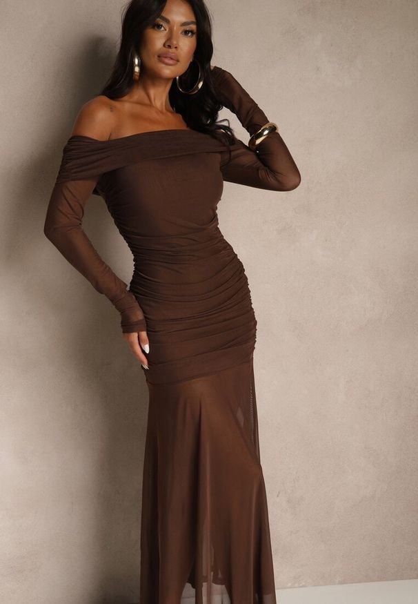 Renee - Brązowa Koktajlowa Sukienka z Prześwitującymi Rękawami i Marszczeniem Haludea. Okazja: na imprezę. Kolor: brązowy. Styl: wizytowy