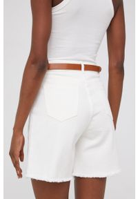 Answear Lab szorty jeansowe damskie kolor biały gładkie high waist. Okazja: na co dzień. Stan: podwyższony. Kolor: biały. Materiał: jeans. Wzór: gładki. Styl: wakacyjny