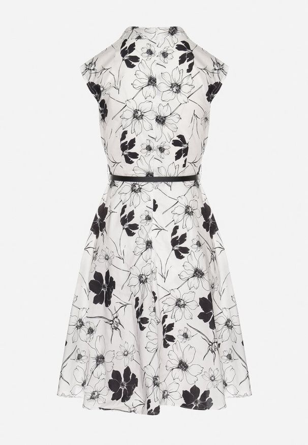 Born2be - Czarna Bawełniana Sukienka Rozkloszowana z Kopertowym Dekoltem i Paskiem Zolriza. Okazja: na co dzień. Kolor: czarny. Materiał: bawełna. Typ sukienki: kopertowe. Styl: casual