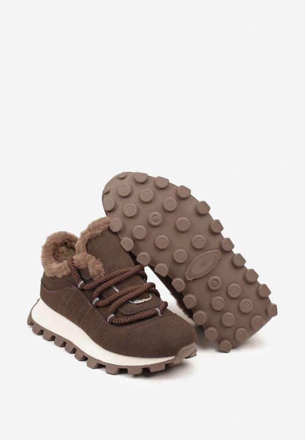 Born2be - Brązowe Sneakersy w Stylu Śniegowców na Grubej Podeszwie z Tłoczeniem Sinetta. Okazja: na co dzień. Kolor: brązowy. Materiał: dzianina