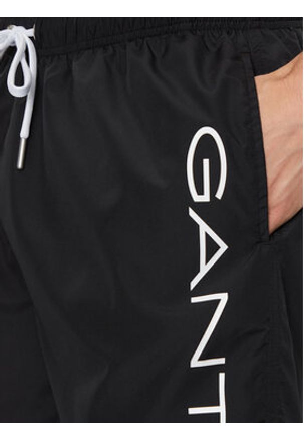 GANT - Gant Szorty kąpielowe 920006300 Czarny Regular Fit. Kolor: czarny. Materiał: syntetyk