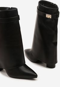Born2be - Czarne Botki na Słupku z Cholewką Imitującą Nogawkę i Aplikacją Tulmarea. Okazja: na co dzień. Kolor: czarny. Materiał: jeans. Szerokość cholewki: normalna. Wzór: aplikacja. Obcas: na słupku. Styl: klasyczny, casual, elegancki #4
