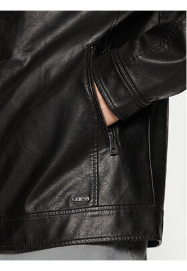 Guess Kurtka z imitacji skóry M5RL00 WGU60 Czarny Regular Fit. Kolor: czarny. Materiał: skóra