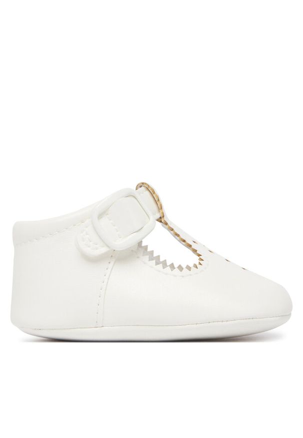 Półbuty Mayoral. Kolor: biały