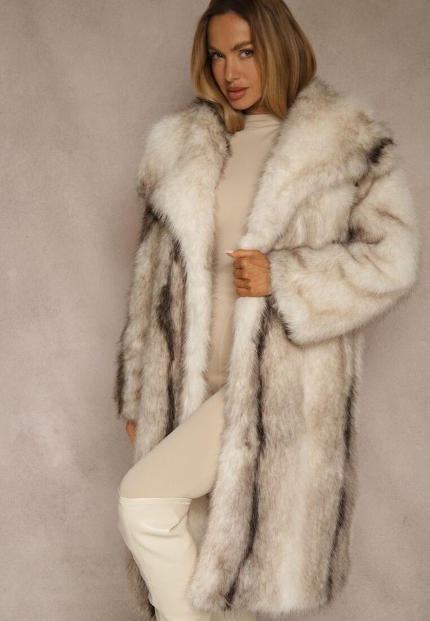 Renee - Biały Płaszcz Futerko o Prostym Kroju z Szerokim Kołnierzem Ezilana. Kolor: biały. Materiał: futro. Styl: elegancki