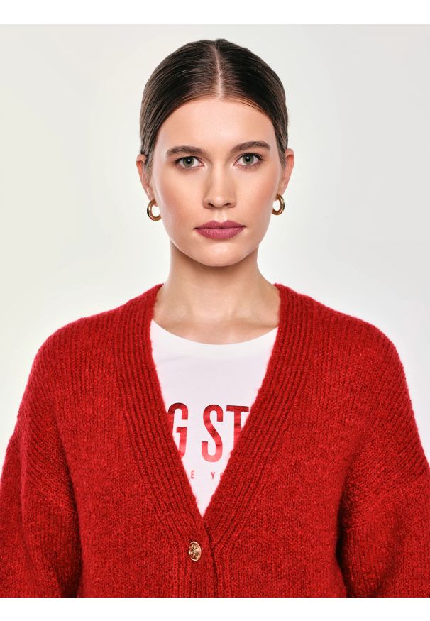 Big-Star - Kardigan damski z dodatkiem wełny czerwony Kardila 603. Okazja: na spacer, na co dzień, na spotkanie biznesowe, do pracy. Kolor: czerwony. Materiał: wełna. Wzór: ze splotem. Styl: casual, biznesowy, klasyczny