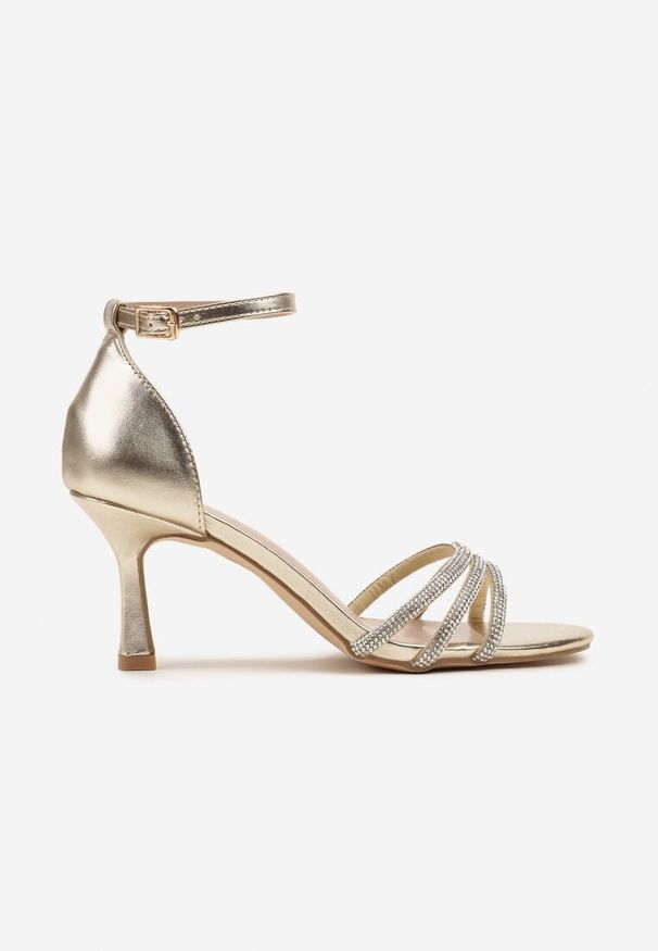 Renee - Złote Sandały na Szpilce Vices Ozdobione Cyrkoniami Lumavineae. Okazja: na wesele, na imprezę, na ślub cywilny. Zapięcie: sprzączka. Kolor: złoty. Wzór: aplikacja. Obcas: na szpilce