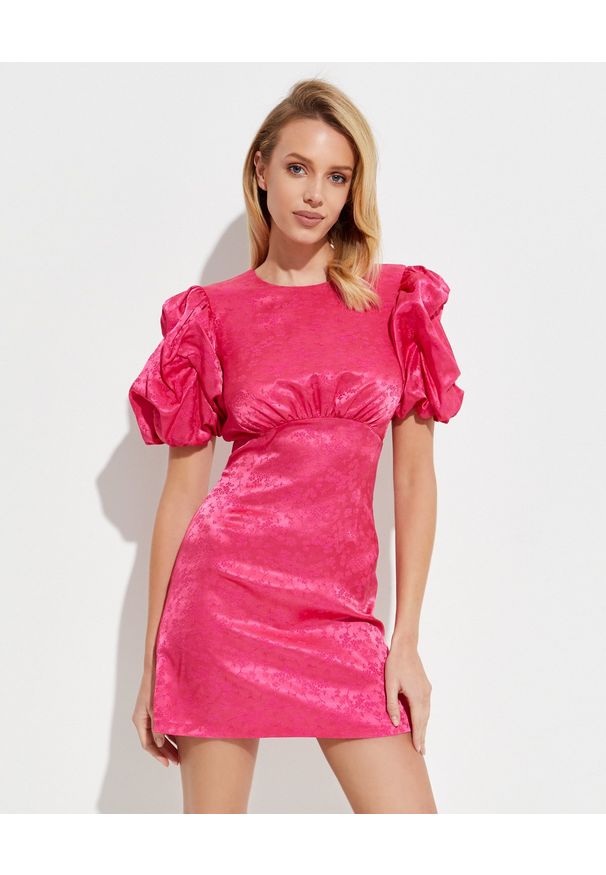 THE ANDAMANE ITALY - Różowa sukienka mini. Okazja: na co dzień. Kolor: różowy, wielokolorowy, fioletowy. Materiał: tkanina. Typ sukienki: proste. Styl: casual. Długość: mini