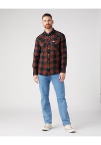 Wrangler - WRANGLER LS WESTERN SHIRT MĘSKA KOSZULA Z DŁUGIM RĘKAWEM W KRATĘ KRATA POTTING SOIL W5566VH44. Długość rękawa: długi rękaw. Długość: długie