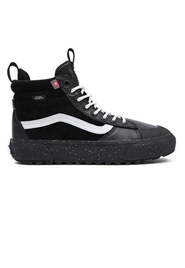 Buty do chodzenia damskie Vans SK8HI MTE2. Wysokość cholewki: za kostkę. Zapięcie: sznurówki. Kolor: czarny. Materiał: guma, tkanina, skóra, materiał. Szerokość cholewki: normalna. Sport: turystyka piesza