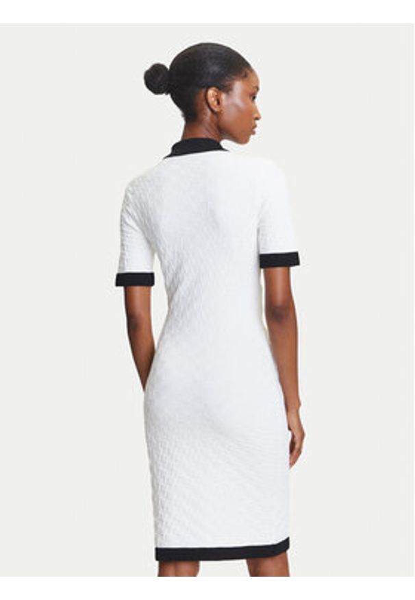 Karl Lagerfeld - KARL LAGERFELD Sukienka dzianinowa A3W13036 Écru Slim Fit. Typ kołnierza: dekolt w karo. Materiał: syntetyk