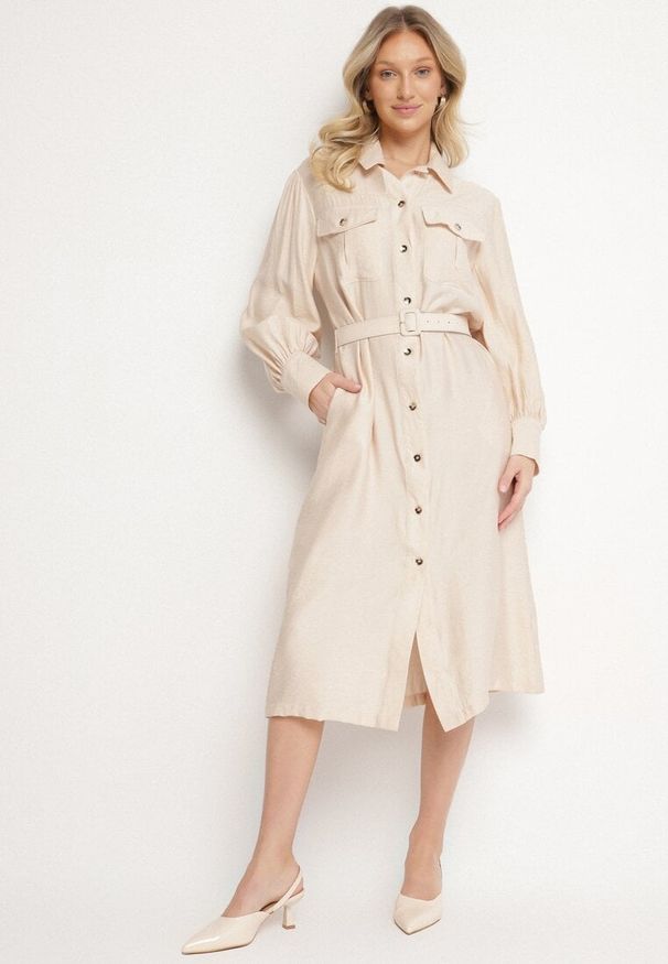 Born2be - Beżowa Wiskozowa Sukienka o Koszulowym Kroju z Paskiem z Klamrą i Kieszeniami Lisavianna. Okazja: do pracy, na co dzień, na spotkanie biznesowe. Kolor: beżowy. Materiał: wiskoza. Długość rękawa: długi rękaw. Typ sukienki: koszulowe. Styl: klasyczny, casual, elegancki, biznesowy