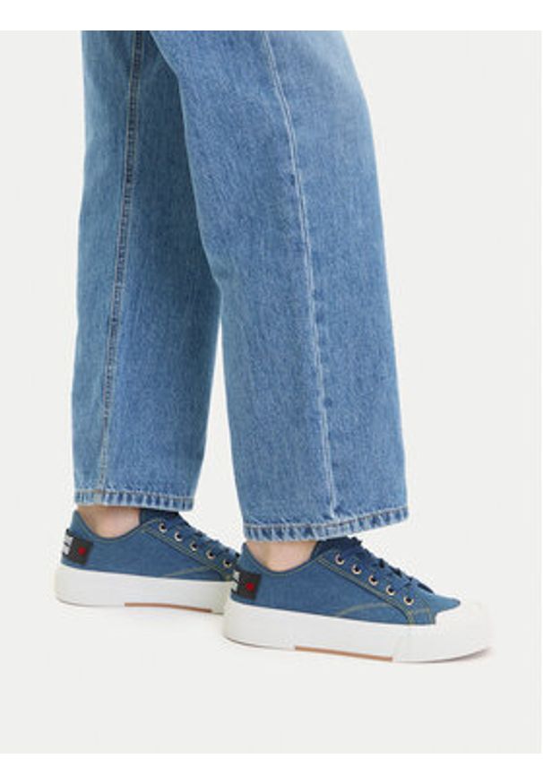 Love Moschino - LOVE MOSCHINO Trampki JA15012G1MJO5700 Niebieski. Kolor: niebieski. Materiał: materiał