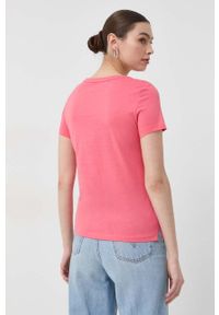 Guess t-shirt bawełniany kolor różowy. Okazja: na co dzień. Kolor: różowy. Materiał: bawełna. Wzór: nadruk. Styl: casual #2