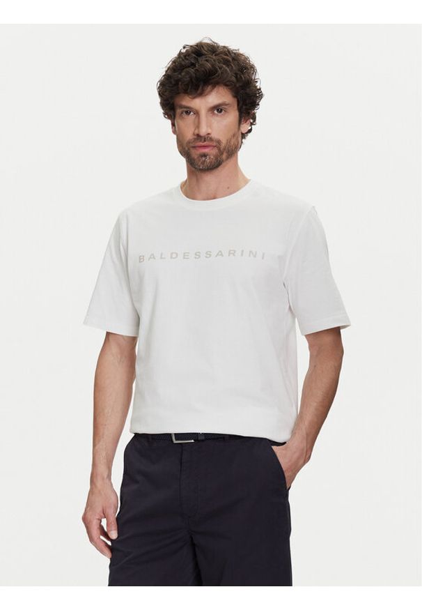 Baldessarini T-Shirt B4 20082.5293 Biały Regular Fit. Kolor: biały. Materiał: bawełna