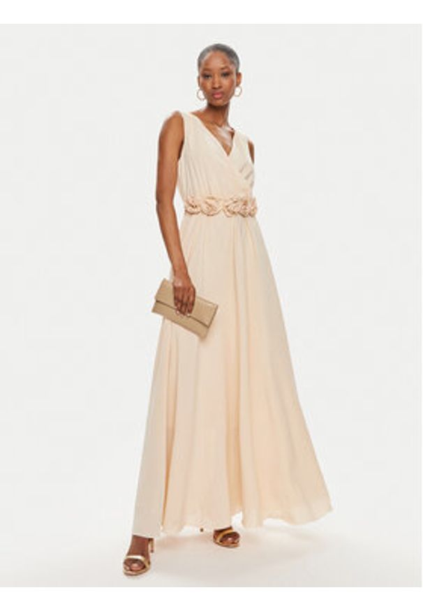 Rinascimento Sukienka wieczorowa CFC0119070003 Beżowy Regular Fit. Kolor: beżowy. Materiał: syntetyk. Styl: wizytowy