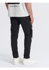 Ombre Clothing - Spodnie męskie cargo STRAIGHT LEG z paskami na kieszeniach – czarne V4 - Rozmiar: L. Kolor: czarny. Materiał: bawełna, elastan, materiał. Wzór: paski. Styl: klasyczny, elegancki #8