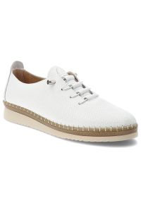 Półbuty damskie Filippo, cholewka ze skóry naturalnej licowej perforowana powierzchnia wiązany fason, białe, DP7542/26. Kolor: biały. Materiał: skóra. Szerokość cholewki: normalna #1