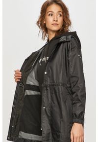 columbia - Columbia kurtka przeciwdeszczowa damska kolor czarny przejściowa. Kolor: czarny. Materiał: materiał