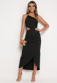 Born2be - Czarna Asymetryczna Sukienka Koktajlowa na Jedno Ramię z Wycięciem i Metalową Klamrą Violea. Okazja: na imprezę. Kolor: czarny. Długość rękawa: długi rękaw. Typ sukienki: asymetryczne. Styl: wizytowy #1
