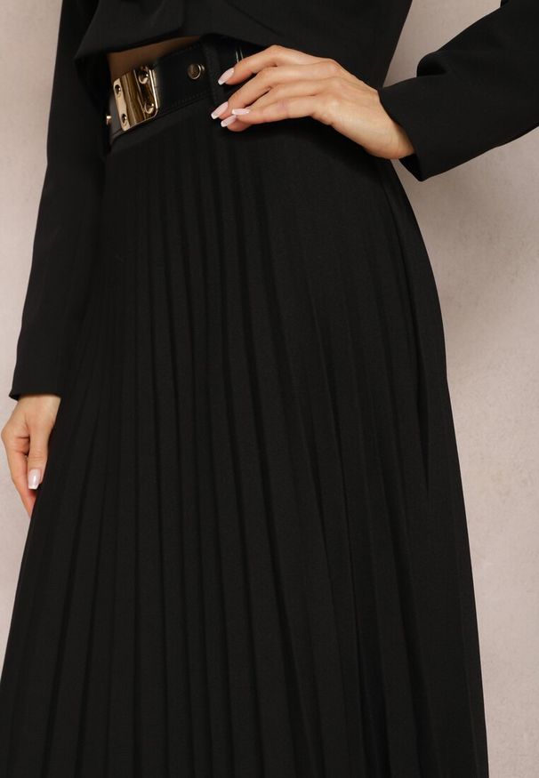 Renee - Czarna Spódnica Plisowana z Paskiem Nanie. Okazja: na co dzień. Kolor: czarny. Materiał: dzianina. Wzór: aplikacja. Styl: klasyczny, casual, elegancki