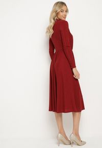 Born2be - Bordowa Koktajlowa Sukienka z Metaliczną Nicią Mianella. Kolor: czerwony. Długość rękawa: długi rękaw. Wzór: aplikacja. Styl: wizytowy #4