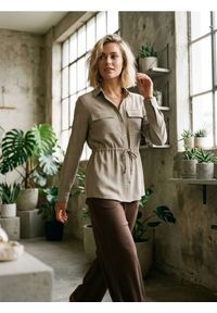 Sinsay - Koszula z kieszeniami cargo i wiązaniem w talii - zielony. Kolor: zielony #1