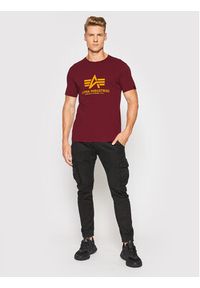 Alpha Industries T-Shirt Basic 100501 Bordowy Regular Fit. Kolor: czerwony. Materiał: bawełna