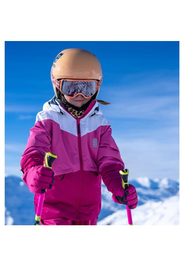 Kurtka Narciarska zimowa dziecięca LEGO JESTED 708. Kolor: różowy, czerwony, biały, wielokolorowy. Sezon: zima. Sport: narciarstwo