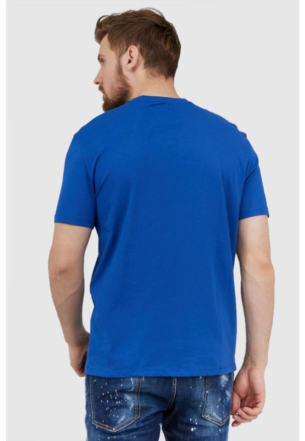 Armani Exchange - ARMANI EXCHANGE Niebieski t-shirt męski z dużym logo, Rozmiar L. Kolor: niebieski. Materiał: prążkowany