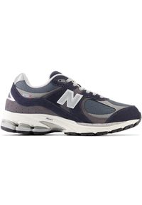 Buty unisex New Balance M2002RSF – granatowe. Kolor: niebieski. Materiał: guma, skóra, syntetyk, materiał. Szerokość cholewki: normalna. Sport: turystyka piesza