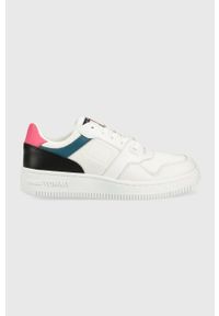 Tommy Jeans sneakersy Mix Basket kolor biały. Nosek buta: okrągły. Zapięcie: sznurówki. Kolor: biały. Materiał: włókno, guma, materiał