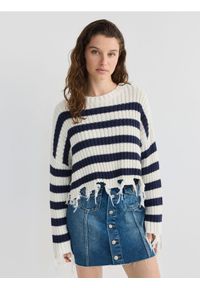 Reserved - Bawełniany sweter z postrzępionymi brzegami - wielobarwny. Materiał: bawełna