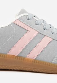 Born2be - Niebieskie Sneakersy w Stylu Kultowych Tenisówek Genenor. Okazja: na spacer. Kolor: niebieski. Materiał: jeans, dresówka. Sport: turystyka piesza #7