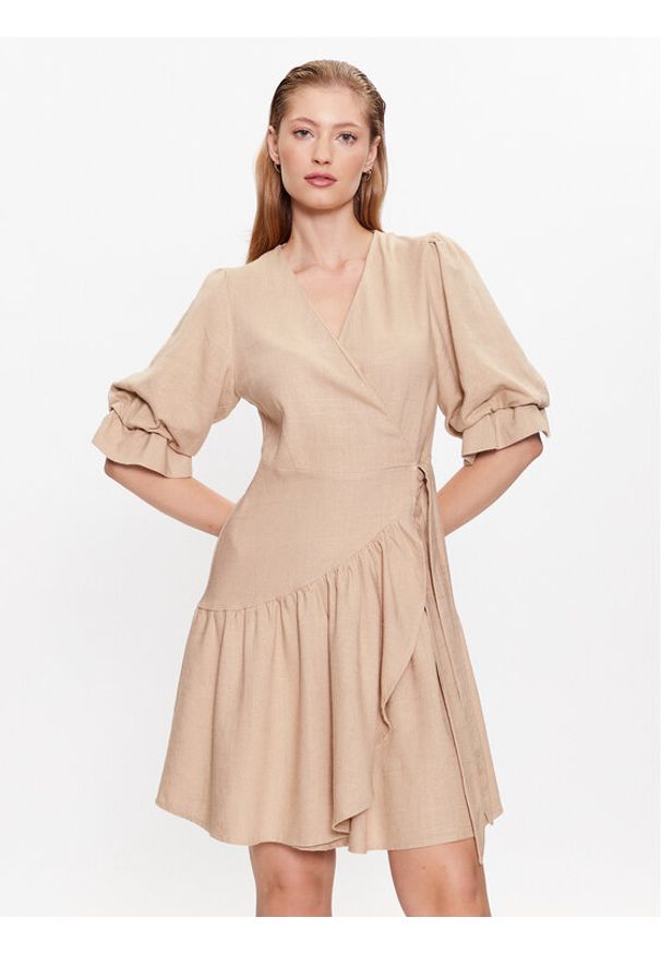 YAS Sukienka 26029985 Brązowy Regular Fit. Kolor: brązowy. Materiał: len