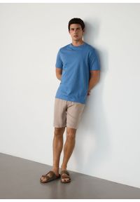 Reserved - T-shirt regular fit z lnem - niebieski. Kolor: niebieski. Materiał: len