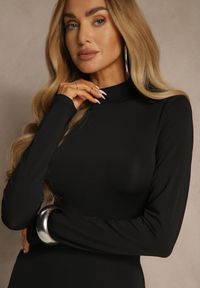 Renee - Czarna Koktajlowa Sukienka z Wiskozą i Półgolfem o Taliowanym Kroju Zozorina. Kolor: czarny. Materiał: wiskoza. Styl: wizytowy. Długość: midi #4