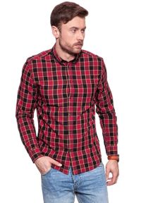 Wrangler - KOSZULA WRANGLER LS 1PKT BUTTON DOWN SALSA RED W5874NQWN 112129576. Typ kołnierza: button down. Materiał: materiał