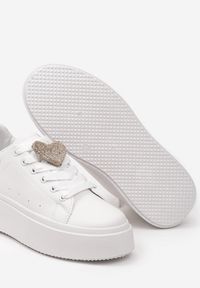 Born2be - Białe Sneakersy Caius. Kolor: biały. Materiał: materiał, satyna, skóra ekologiczna. Szerokość cholewki: normalna. Obcas: na platformie #3
