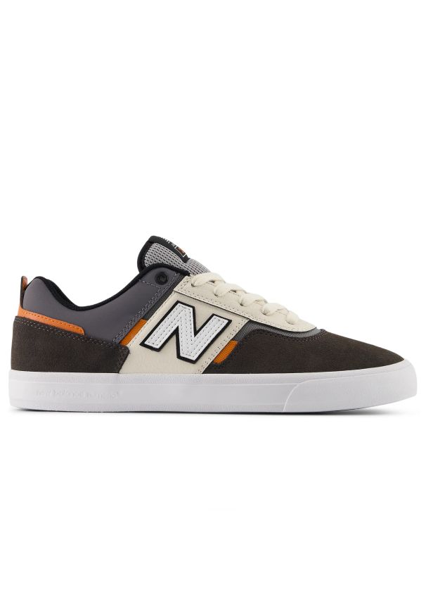 Buty męskie New Balance Numeric NM306TRZ – czarne. Kolor: czarny. Materiał: zamsz, dresówka, guma. Szerokość cholewki: normalna. Wzór: nadruk